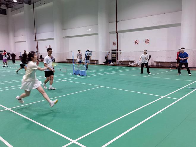 易点生活“易羽团”正式成立 以羽球之名凝聚团队精神